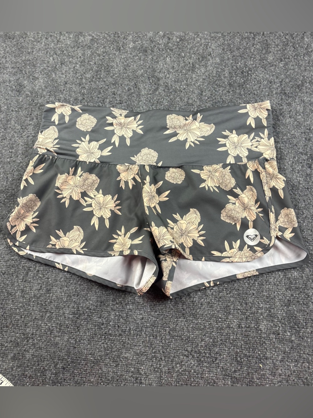 ROXY Women’s Grey/Cream Floral Swim Board shorts Size: XL
